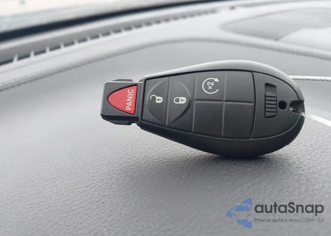 2019 Jeep Cherokee Latitude 4X4 z USA, uszkodzony, nr VIN 1C4PJMCB5KD386572